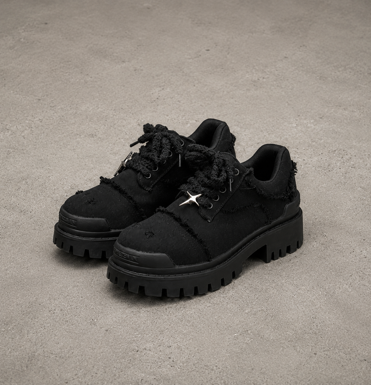 Rugged Star Lace Shoes