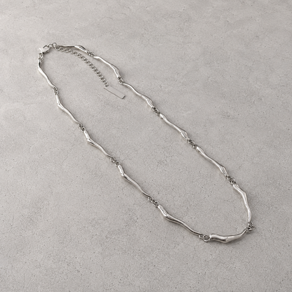 Organic Curve Chain Necklace