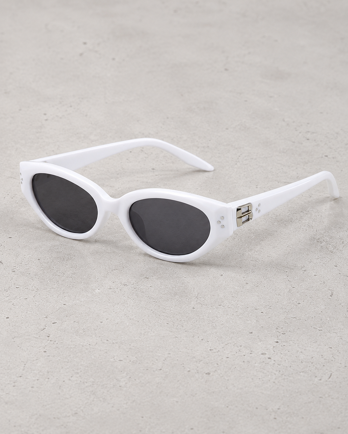 Bold Frame Sunglasses
