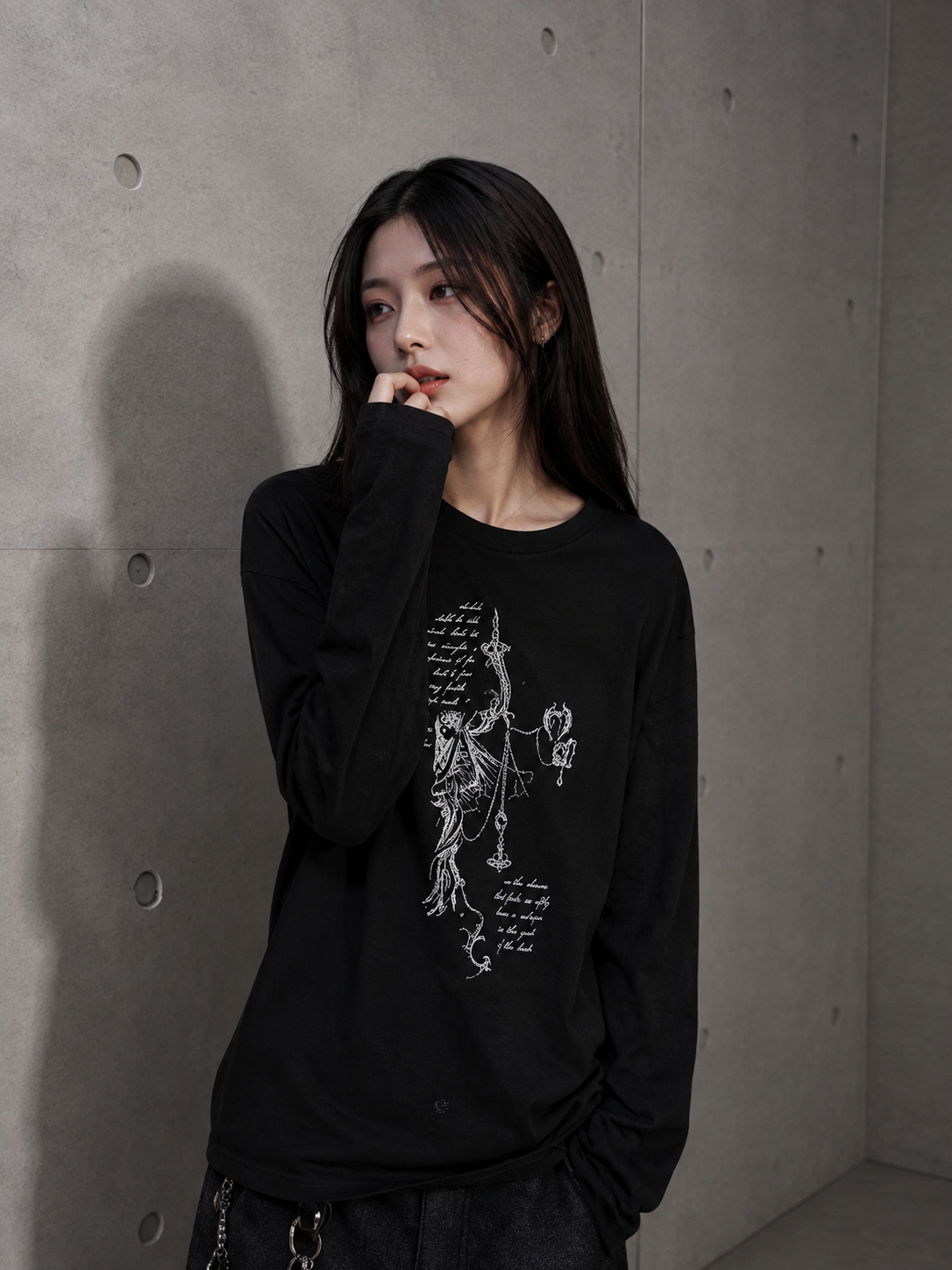 Vintage Art Graphic Long Sleeve Tee